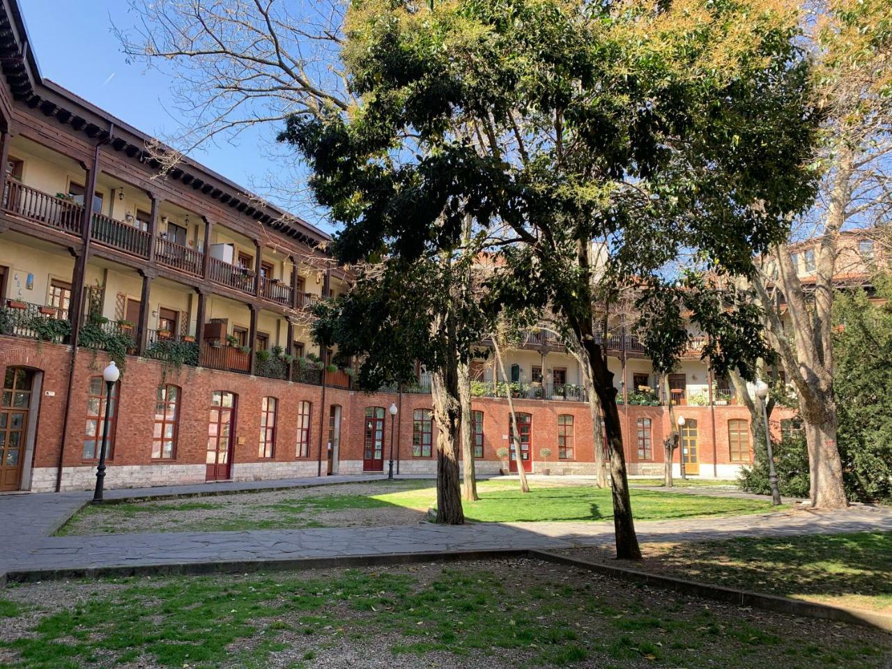 Espacios Blanco Plaza Del Viejo Coso Leilighet Valladolid Eksteriør bilde